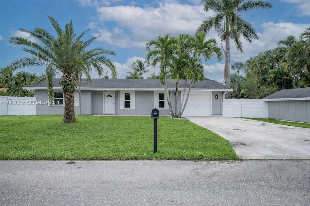 4541 SW 28th Terrace Dania Beach FL 33312