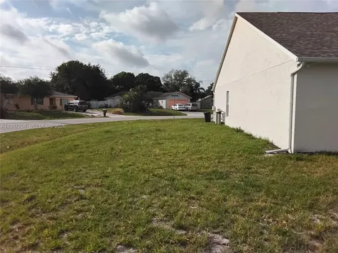 1001 SW Estaugh Avenue Port St. Lucie FL 34953