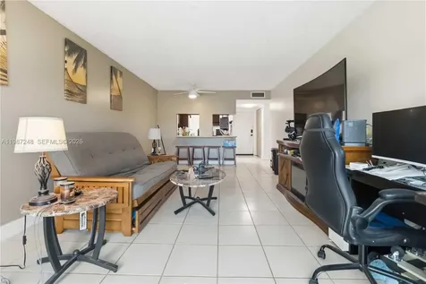 7521 NW 16th Street Plantation FL 33313