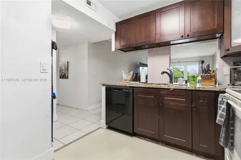 7521 NW 16th Street Plantation FL 33313