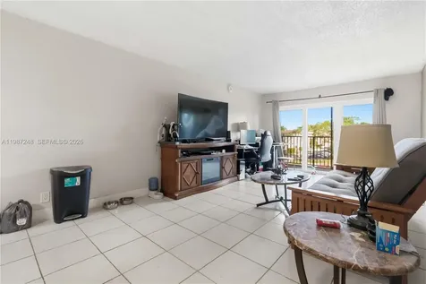 7521 NW 16th Street Plantation FL 33313
