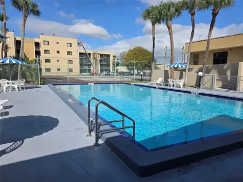 8615 NW 8th Street Miami FL 33126
