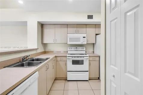 11185 SW 6th Street Pembroke Pines FL 33025