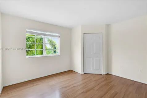 11185 SW 6th Street Pembroke Pines FL 33025
