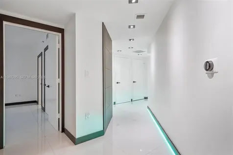 55 SE 6th Street Miami FL 33131