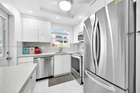 580 Egret Drive Hallandale Beach FL 33009