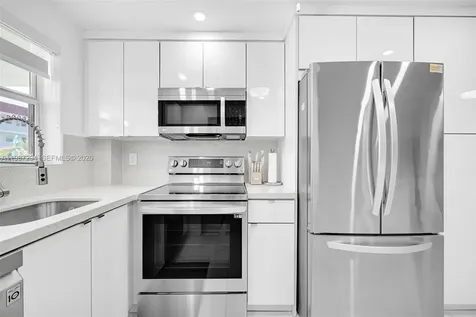 580 Egret Drive Hallandale Beach FL 33009