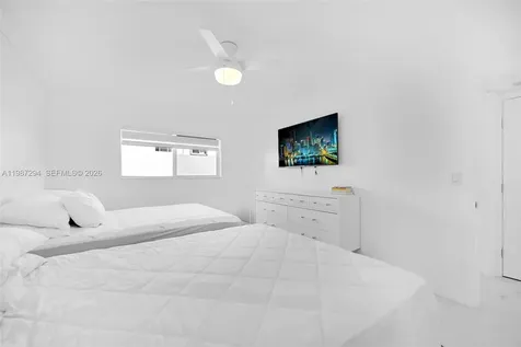580 Egret Drive Hallandale Beach FL 33009