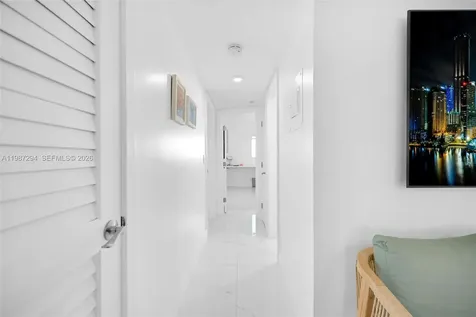 580 Egret Drive Hallandale Beach FL 33009