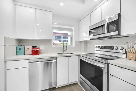 580 Egret Drive Hallandale Beach FL 33009
