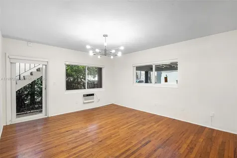 428 Collins Avenue Miami Beach FL 33139