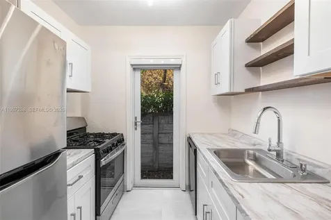 428 Collins Avenue Miami Beach FL 33139