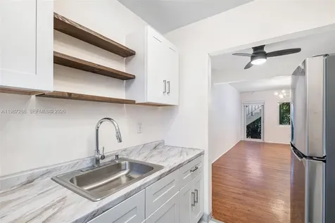 428 Collins Avenue Miami Beach FL 33139