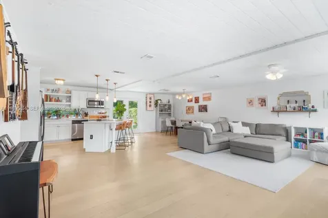 1724 SW 4th Street Fort Lauderdale FL 33312