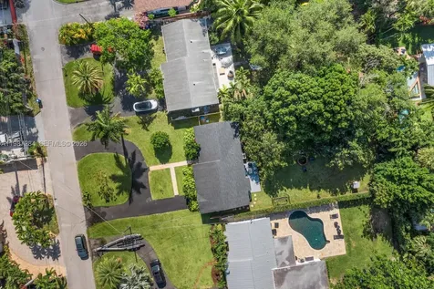 1724 SW 4th Street Fort Lauderdale FL 33312