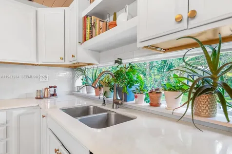 1724 SW 4th Street Fort Lauderdale FL 33312