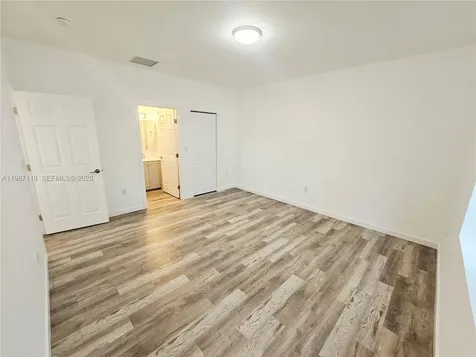 127 NE 184th Terrace Miami FL 33179