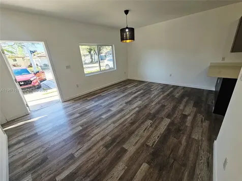 127 NE 184th Terrace Miami FL 33179