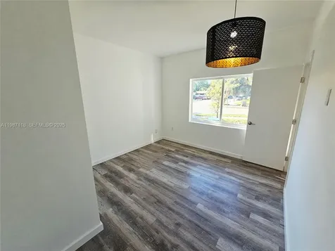 127 NE 184th Terrace Miami FL 33179