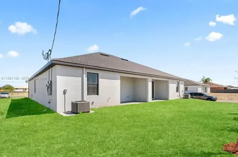 1202 NE 8th Place Cape Coral FL 33909