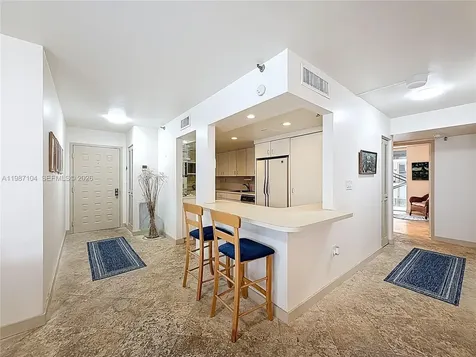 6061 Collins Avenue Miami Beach FL 33140
