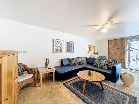 6061 Collins Avenue Miami Beach FL 33140
