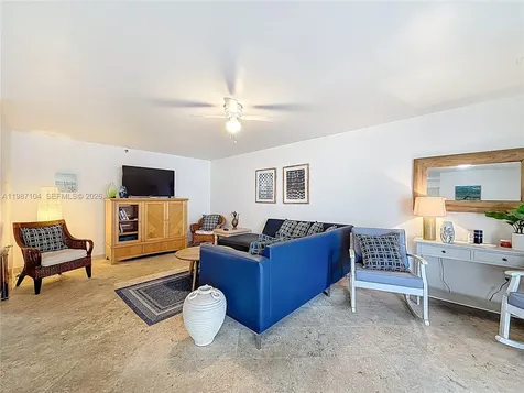 6061 Collins Avenue Miami Beach FL 33140