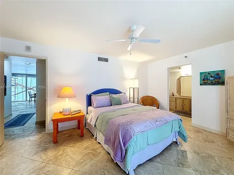 6061 Collins Avenue Miami Beach FL 33140