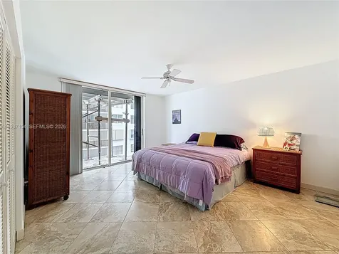 6061 Collins Avenue Miami Beach FL 33140