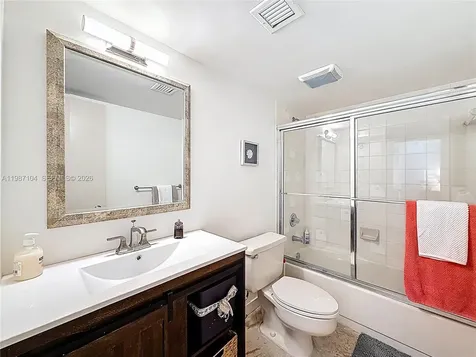 6061 Collins Avenue Miami Beach FL 33140