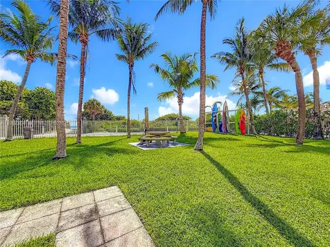 6061 Collins Avenue Miami Beach FL 33140