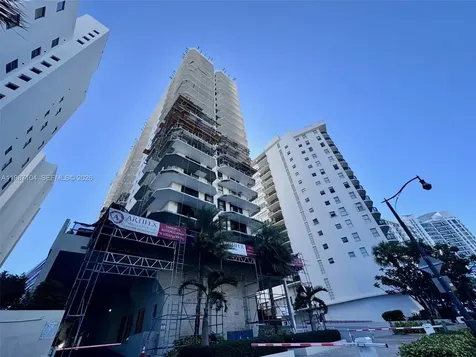6061 Collins Avenue Miami Beach FL 33140