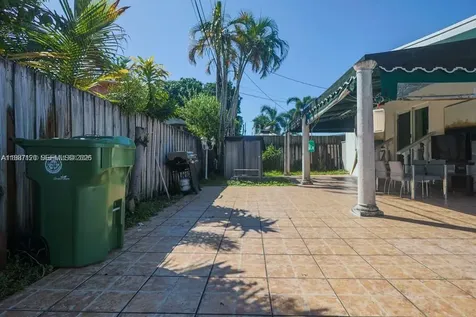 3495 W 2nd Avenue Hialeah FL 33012