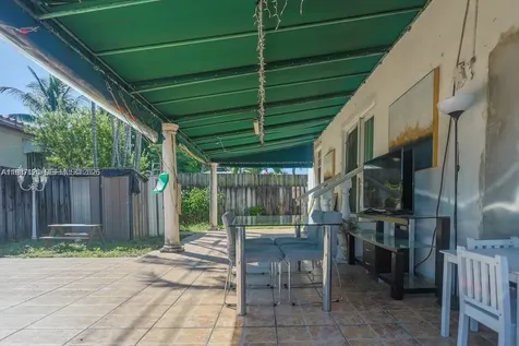 3495 W 2nd Avenue Hialeah FL 33012