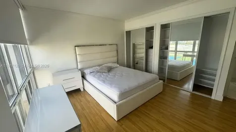 16909 N Bay Road Sunny Isles Beach FL 33160