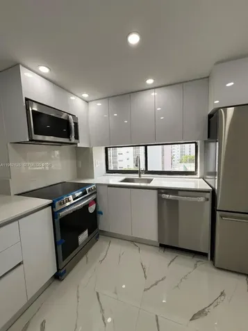 16909 N Bay Road Sunny Isles Beach FL 33160