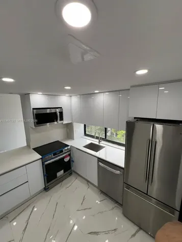16909 N Bay Road Sunny Isles Beach FL 33160