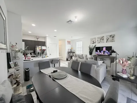4002 NW 11th Drive Plantation FL 33313
