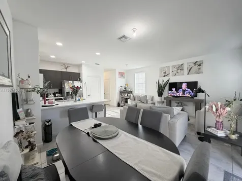 4002 NW 11th Drive Plantation FL 33313
