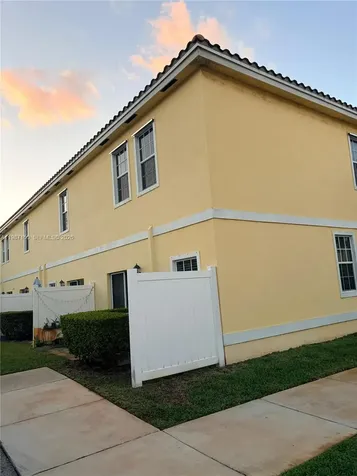 4002 NW 11th Drive Plantation FL 33313