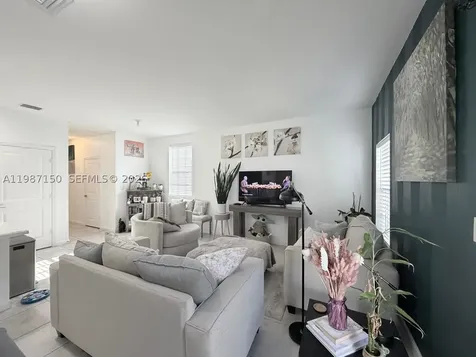 4002 NW 11th Drive Plantation FL 33313