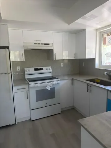 11163 NW 7th Street Miami FL 33172