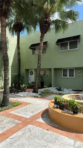 11163 NW 7th Street Miami FL 33172