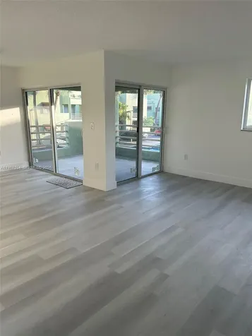 11163 NW 7th Street Miami FL 33172