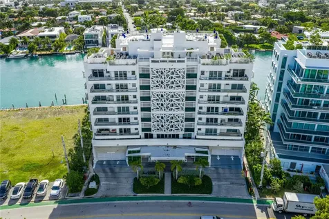 9261 E Bay Harbor Drive Bay Harbor Islands FL 33154