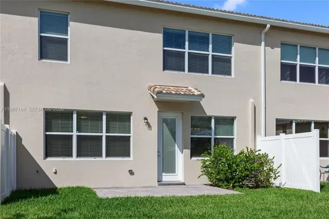 1101 Banyan Drive Hollywood FL 33021