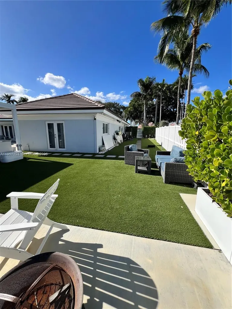 5510 Bayview Drive Fort Lauderdale FL 33308