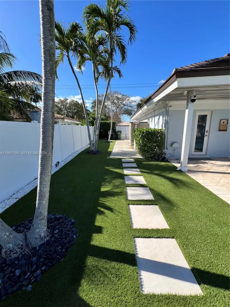5510 Bayview Drive Fort Lauderdale FL 33308