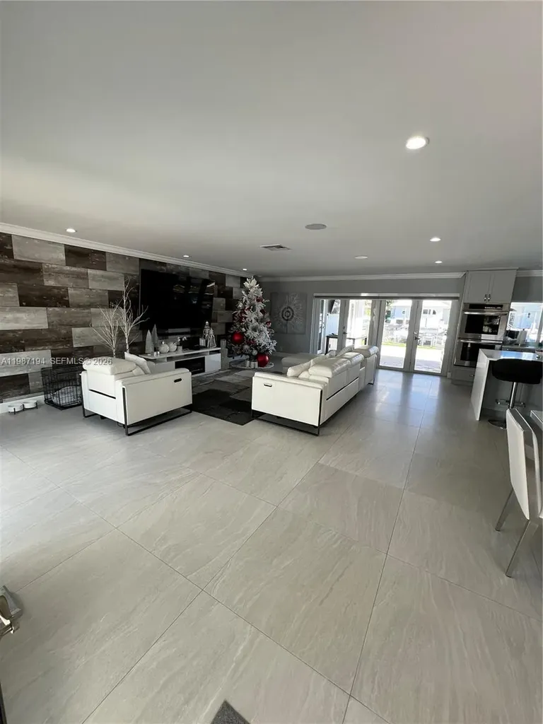 5510 Bayview Drive Fort Lauderdale FL 33308