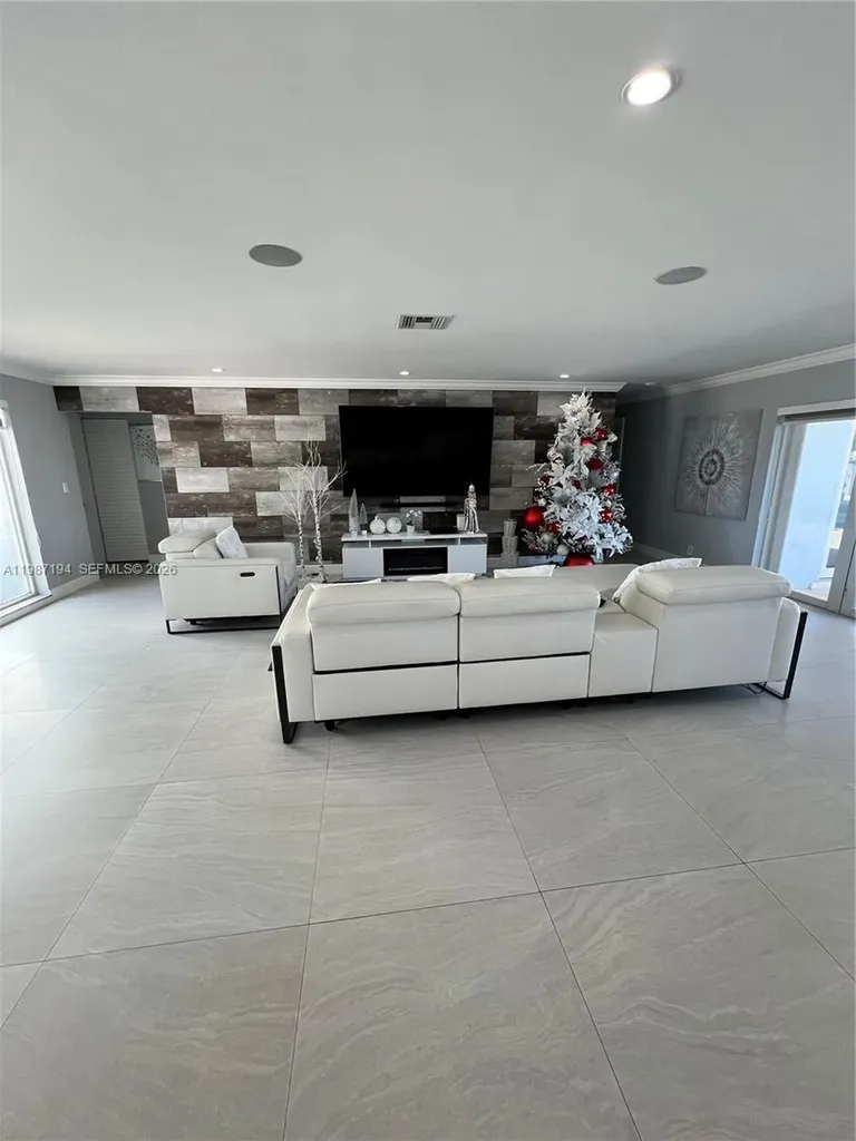 5510 Bayview Drive Fort Lauderdale FL 33308